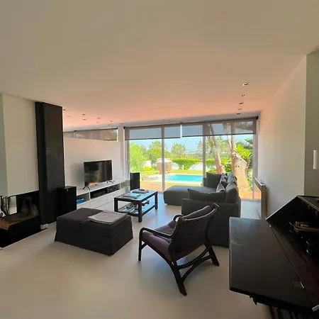 Quiet Modern Countryside With Private Pool Near Lisbon Villa